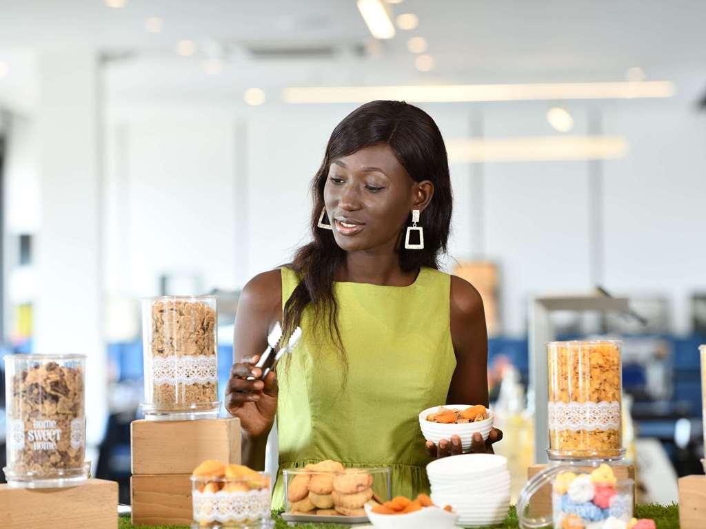 Novotel Abidjan Plateau Restaurante foto